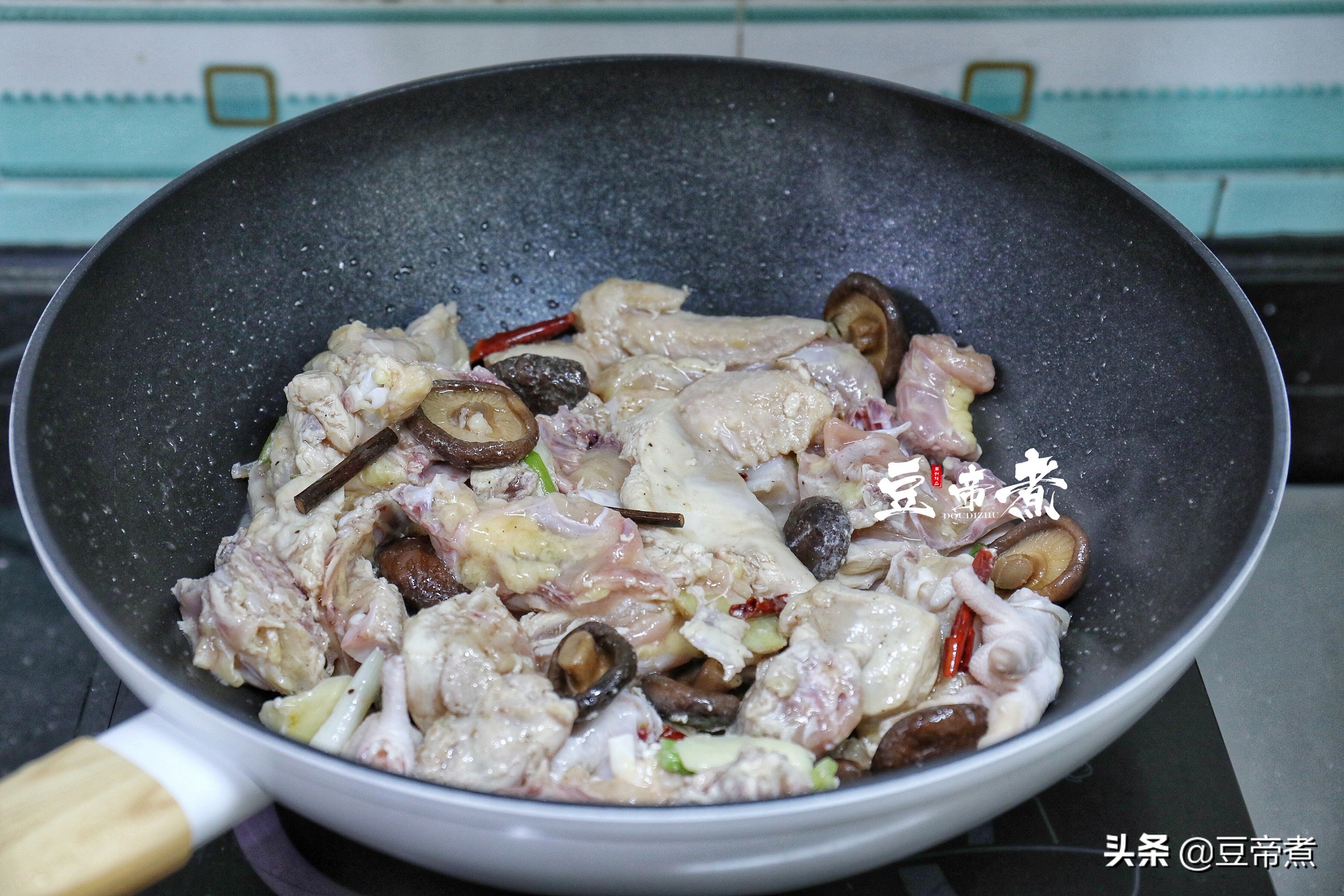 鸡肉香菇板栗汤的做法大全,洋葱板栗香菇鸡肉