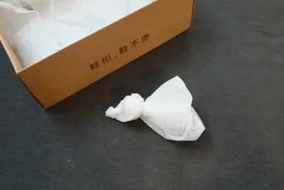 买了20年鞋,才知道鞋盒里的白布纸这么重要,后悔扔了那么多