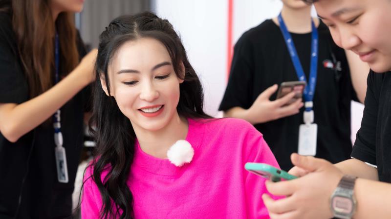 到底是谁在看明星直播带货,为何现在明星都来直播带货