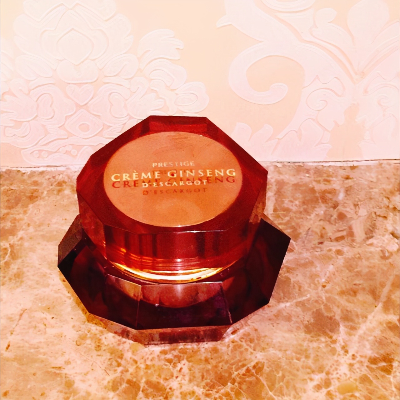 热门面霜推荐：深层补水保湿抗氧化，让肌肤回到白嫩细腻的状态！