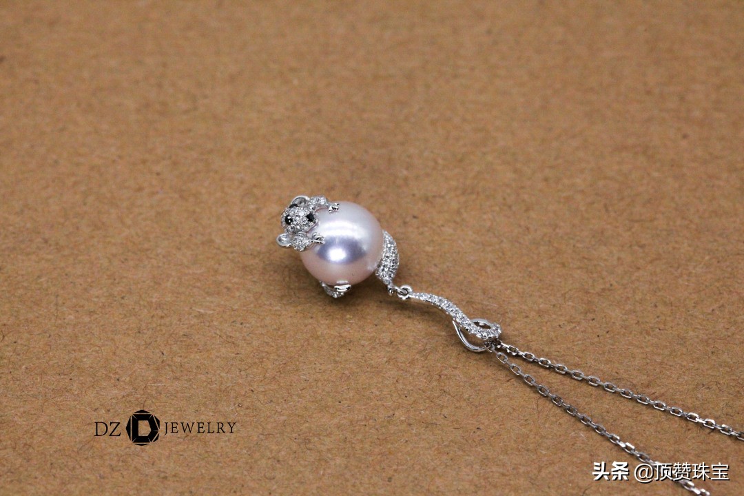 可爱米老鼠镶钻灵动项链吊坠,2022年新品金鼠项链