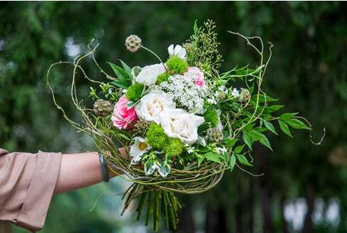 开花店新手怎么入行0基础学花艺,花店学花艺要学哪些内容