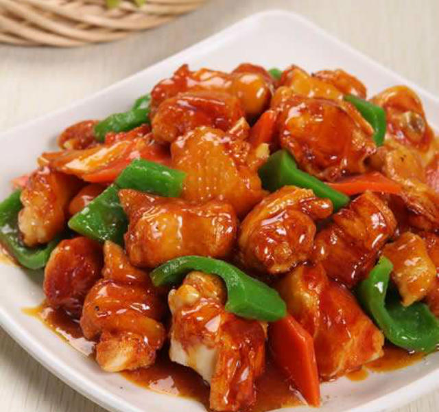 红烧鸡块有点柴怎么回事,红烧鸡块和可乐鸡块哪个好吃