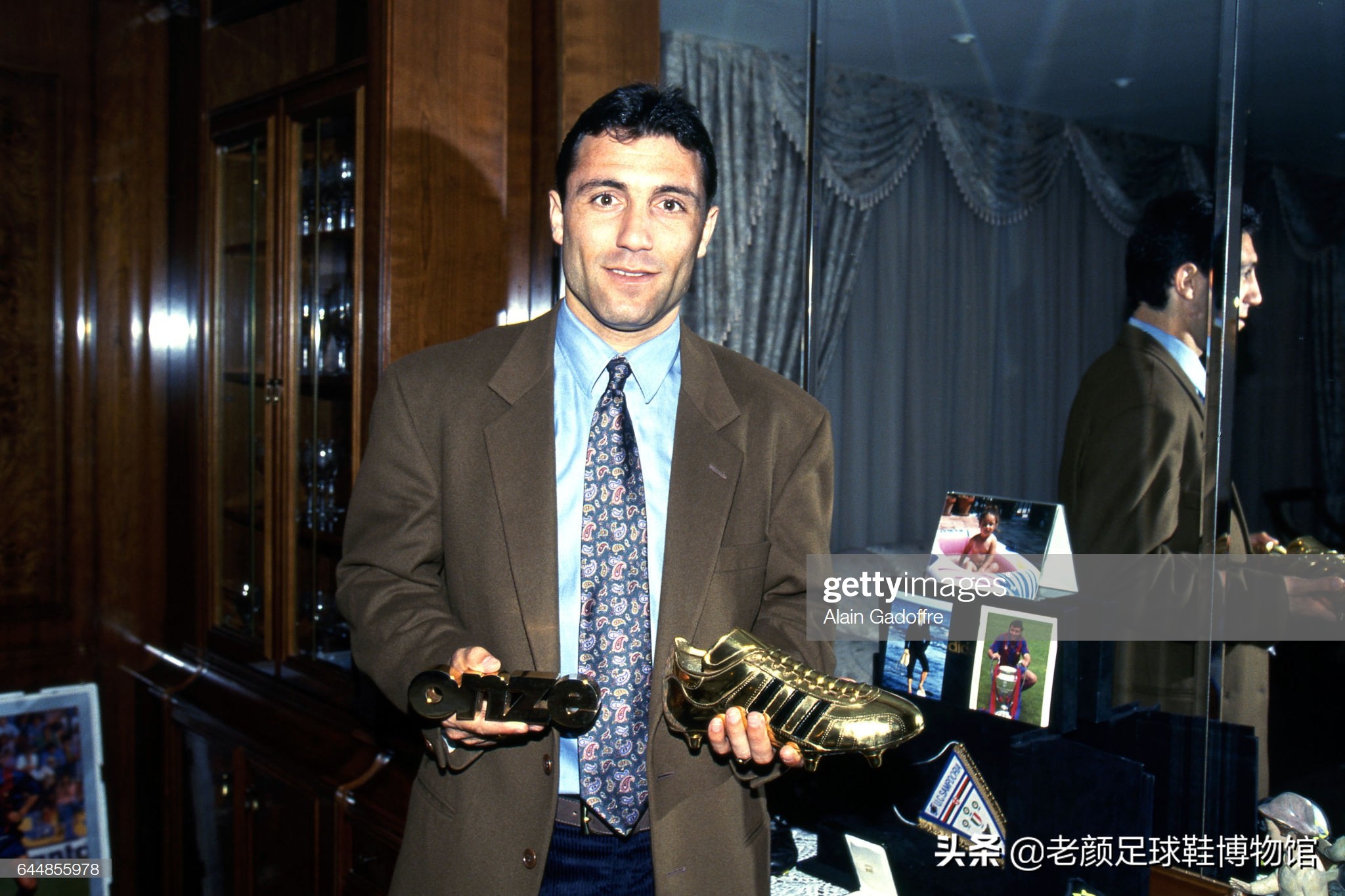 被终身禁赛的共产主义球王，最痛恨皇马的巴萨巨星曾经当过炊事员