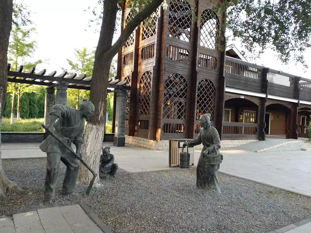 体验火车观光不用去火车站，来北京这个免费公园就可以！距市中心18公里，人少适合闲逛！