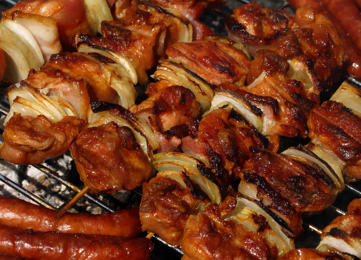 烤肉羊肉怎样不膻,什么样的羊肉适合烤肉