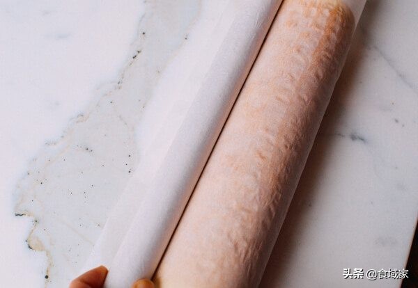 无烤箱做瑞士卷,瑞士卷怎么做才甜而不腻