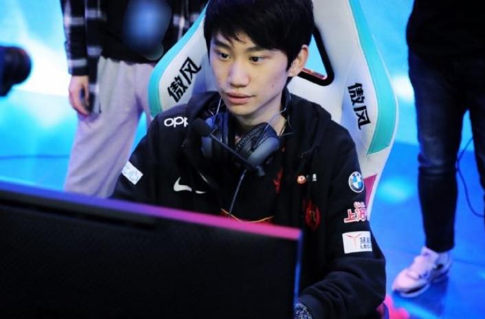 排位秒退也要被喷？Doinb带错天赋后三分投降，正义玩家怒了