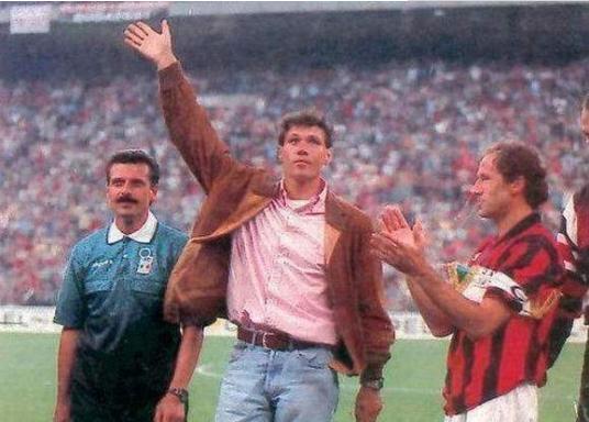 荷兰三剑客时期11号球员,荷兰三剑客左边锋