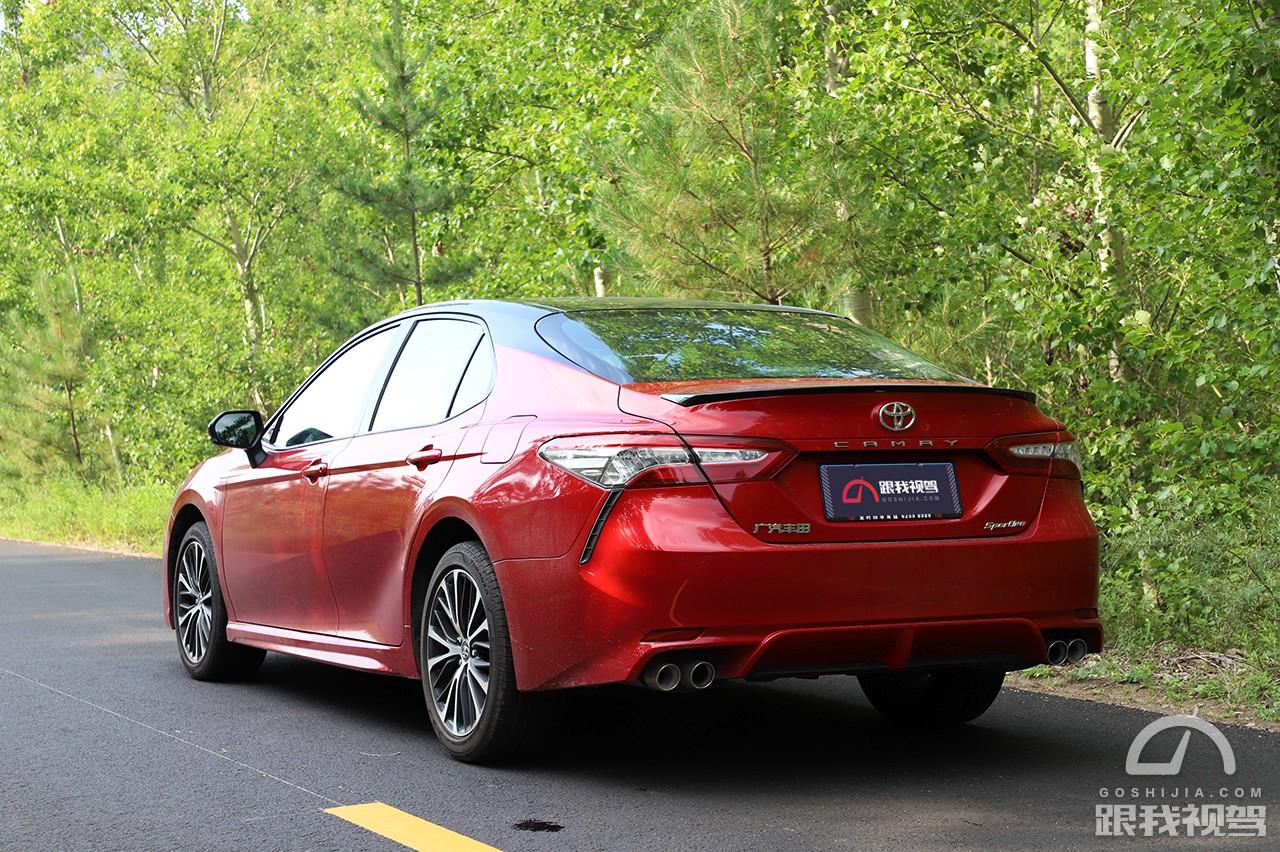 高性价比19款丰田凯美瑞用车体验,全新一代丰田凯美瑞油耗是亮点