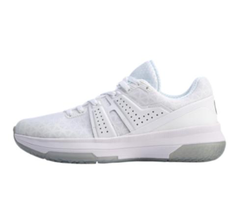 nike和阿迪顶级跑鞋对比,nike和阿迪达斯哪个系列最贵