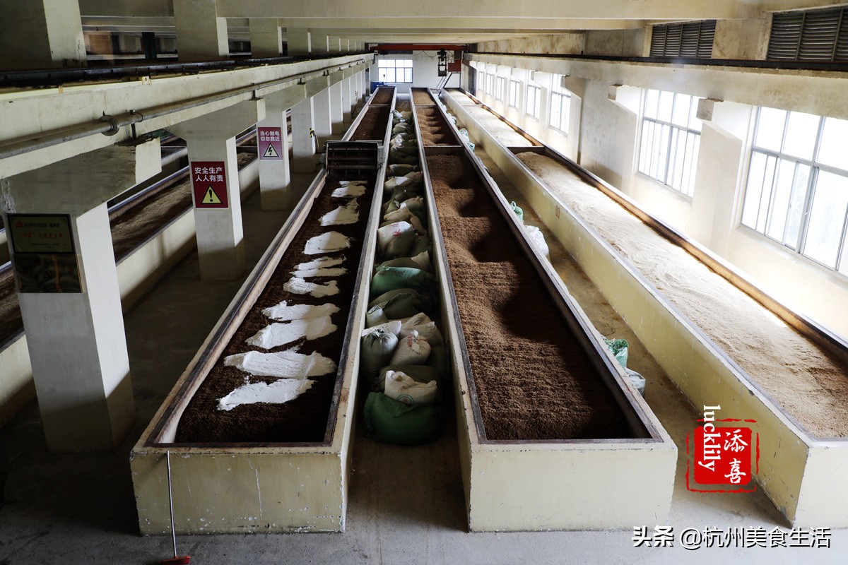 镇江美食三茅宫地锅鸡,镇江美食推荐锅盖面
