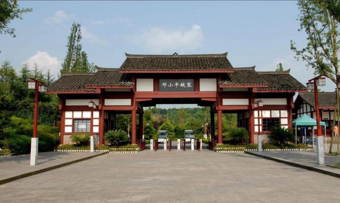 *小平邓**为何78年不回老家?逝世7年后,弟弟邓垦:为革命不回家