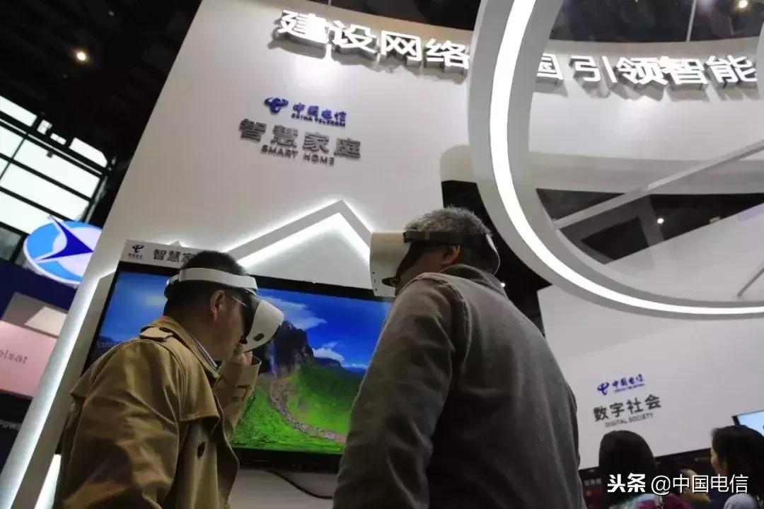 魔镜魔镜告诉我谁是世界上最美丽的女人英语,魔镜魔镜告诉我