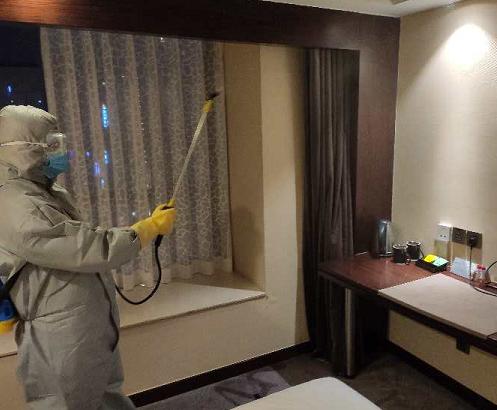 探访沈阳隔离宾馆：爱心包里藏的红纸条，写着“欢迎回家”