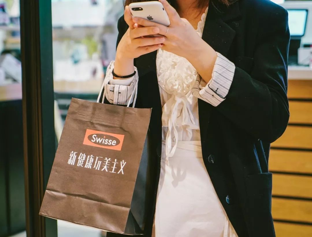 上海的夏天是炎热的,swisse好喝的奶茶