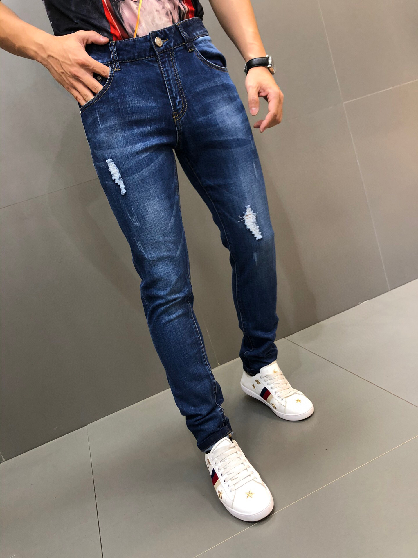 韩系牛仔裤怎么穿搭男士 (男士日系穿搭和韩系穿搭的区别)