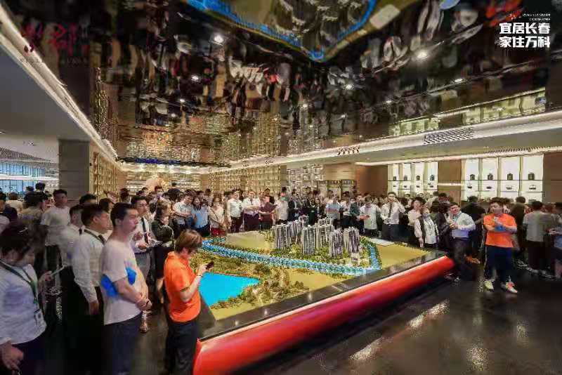 造园筑境，启卷东方，万科紫郡倾城盛启