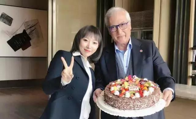 足球老板文筱婷简历,中超颁奖典礼2017文筱婷