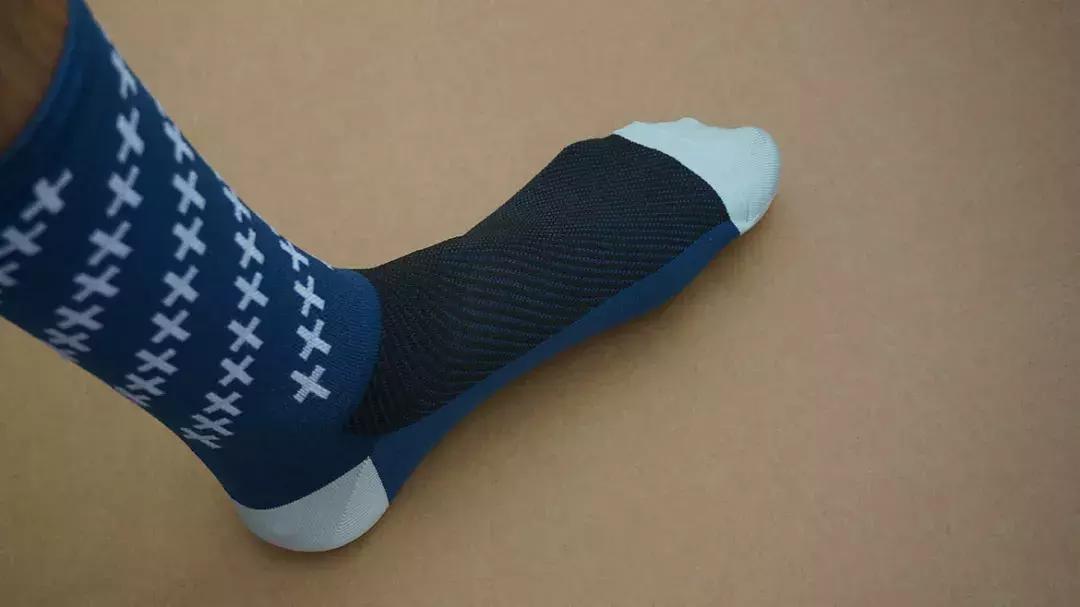名不见经传的国货老品牌,dh夏季运动吸汗速干压缩骑行袜