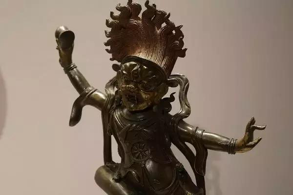 清代铜鎏金佛像的鉴定,清代铜鎏金无量寿佛像