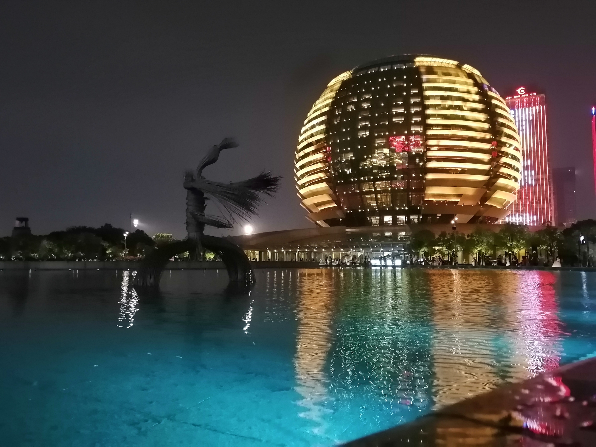 华为麦芒8测评视频,无畏前行3