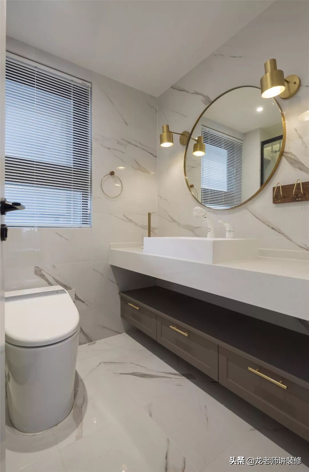 装修卫生间吊顶如何选择,卫生间吊顶如何做最省钱