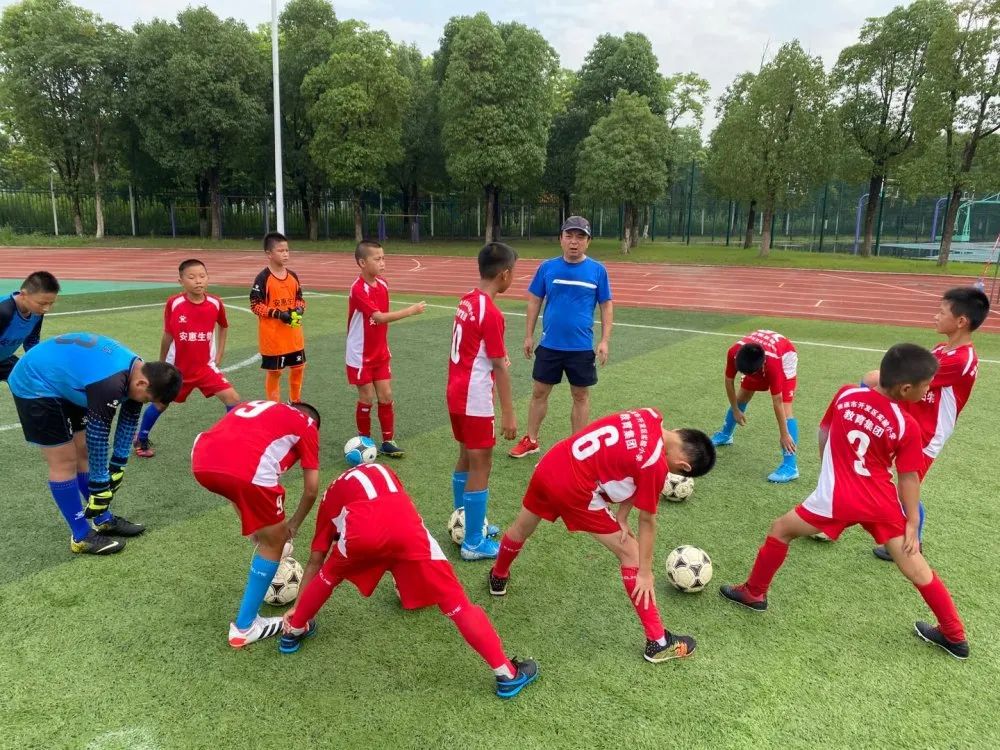 海门港新区实验小学足球队,经开区实验小学足球比赛