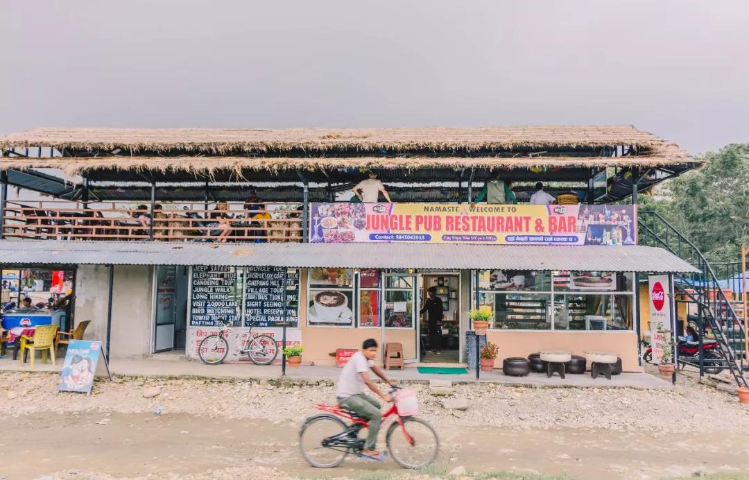 这个微笑国度，见人就夸漂亮，300元就能在天空滑翔