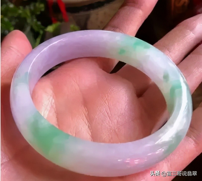 翡翠行家看货手法,翡翠新手怎么买最好