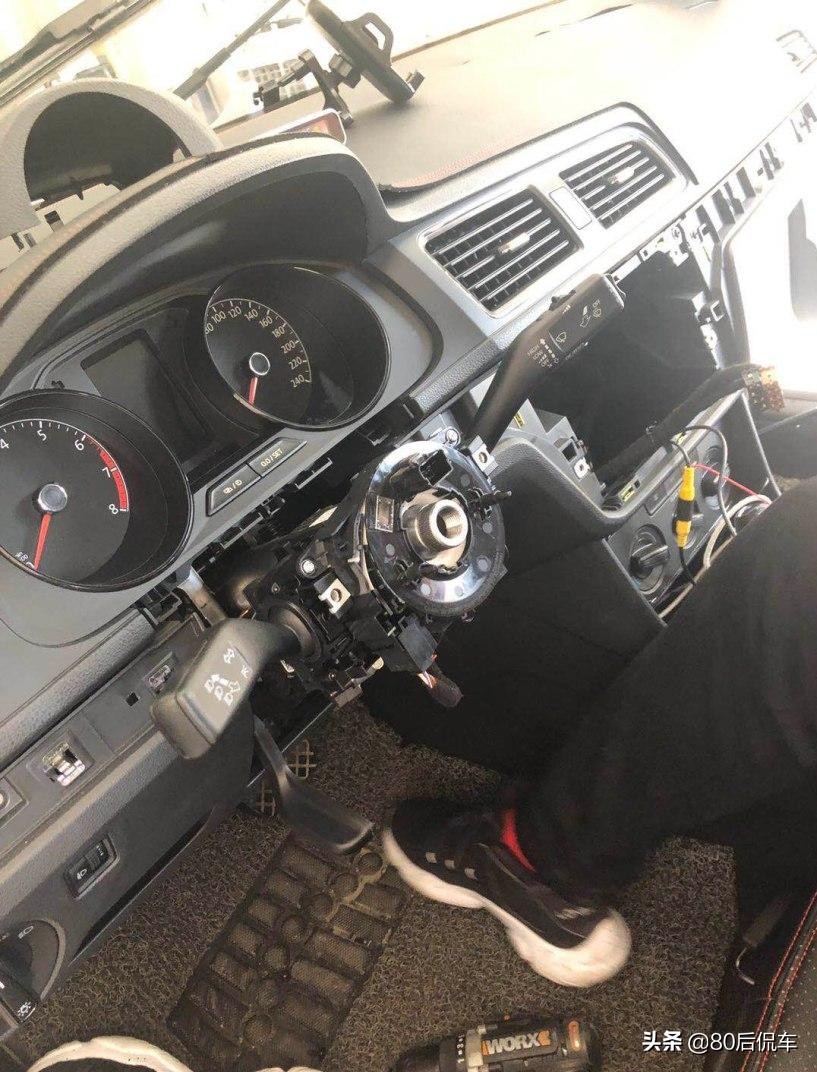 低配大众朗逸改装仪表台,朗逸启航改多功能方向盘多少钱