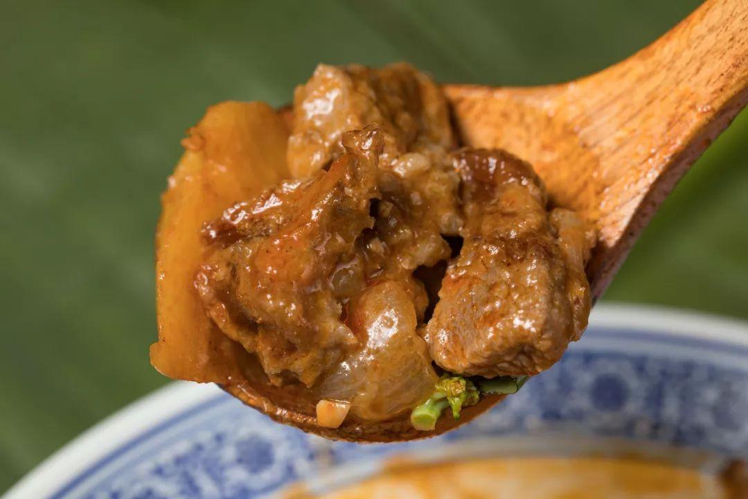 罗湖有家怪店，十个人来吃完饭后，老板居然多了一百个朋友