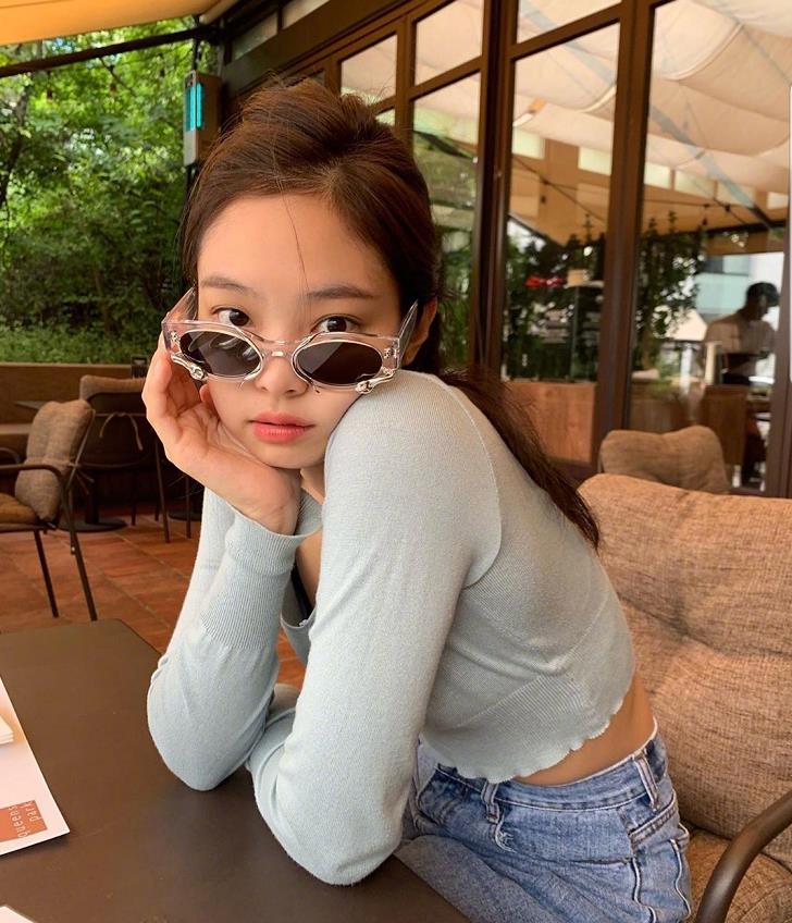 jennie金智妮穿搭工装裤,金智妮jennie毛衣开衫穿搭