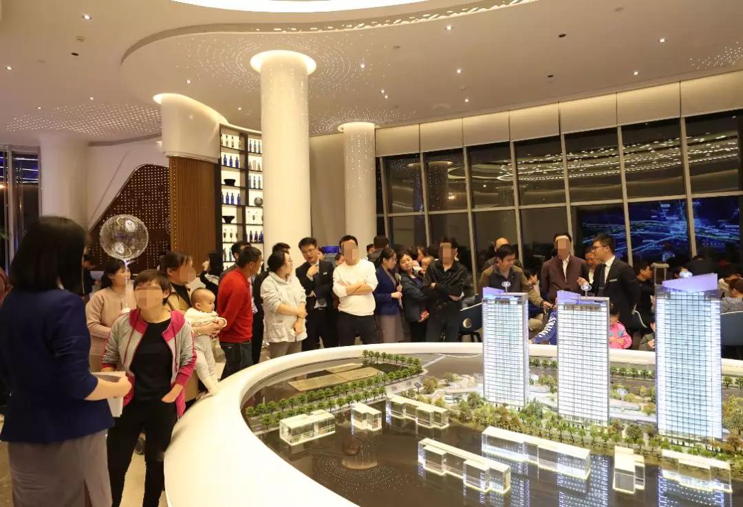 市区二环边地铁房首付38万月供4100,首付2万月供3000地铁一号线