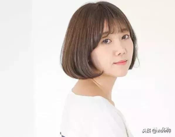 脑门大发际线高发型女,脑门大发际线高留什么发型