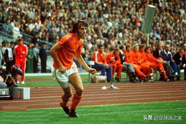 荷兰足球2020顶级边锋有谁,荷兰足球历史最好的边锋是