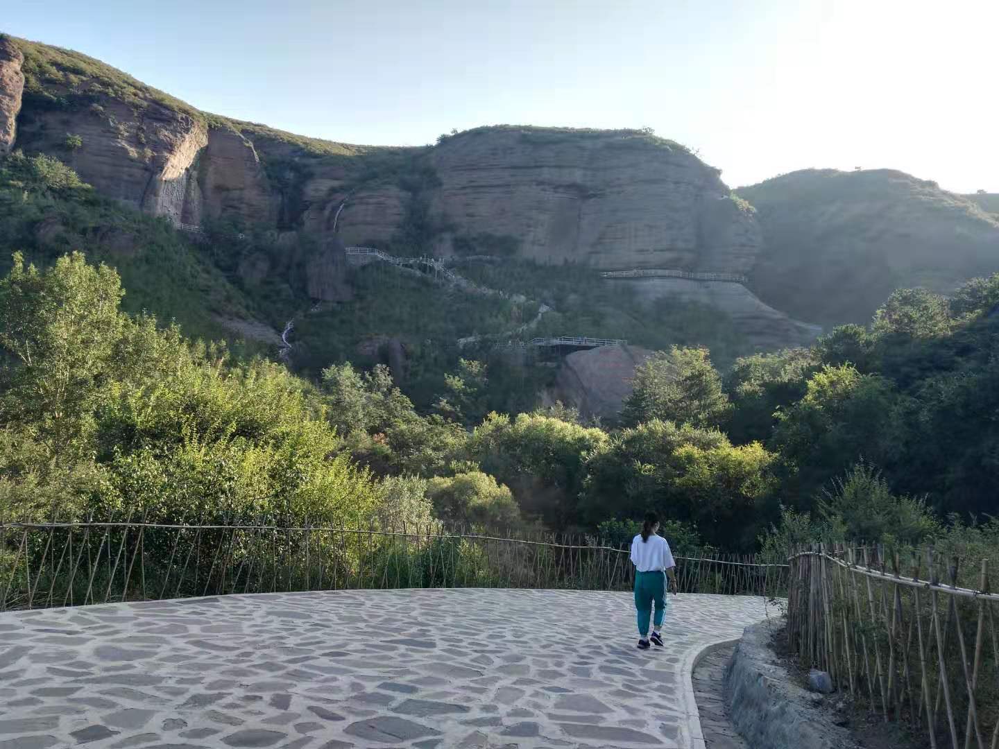 最好爬、闹市区、景色奇、有野猴—野游户外-5