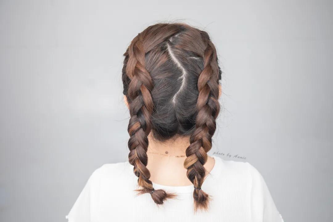 不要再披头散发了减龄高马尾教程,别披头散发啦这款美发1分钟搞定