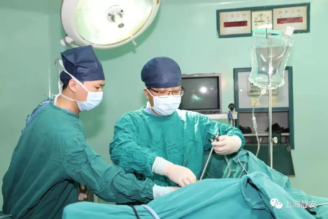 70岁大爷取出膀胱结石,大爷膀胱结石