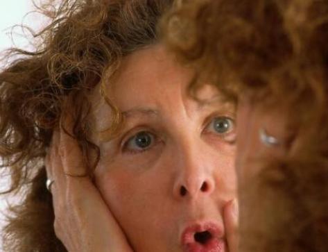 医生：40岁后的女人想要延缓衰老，要及时发现身体发出的4个信号