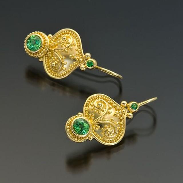 石榴石属于什么档次的宝石类型,石榴石最顶级的叫什么