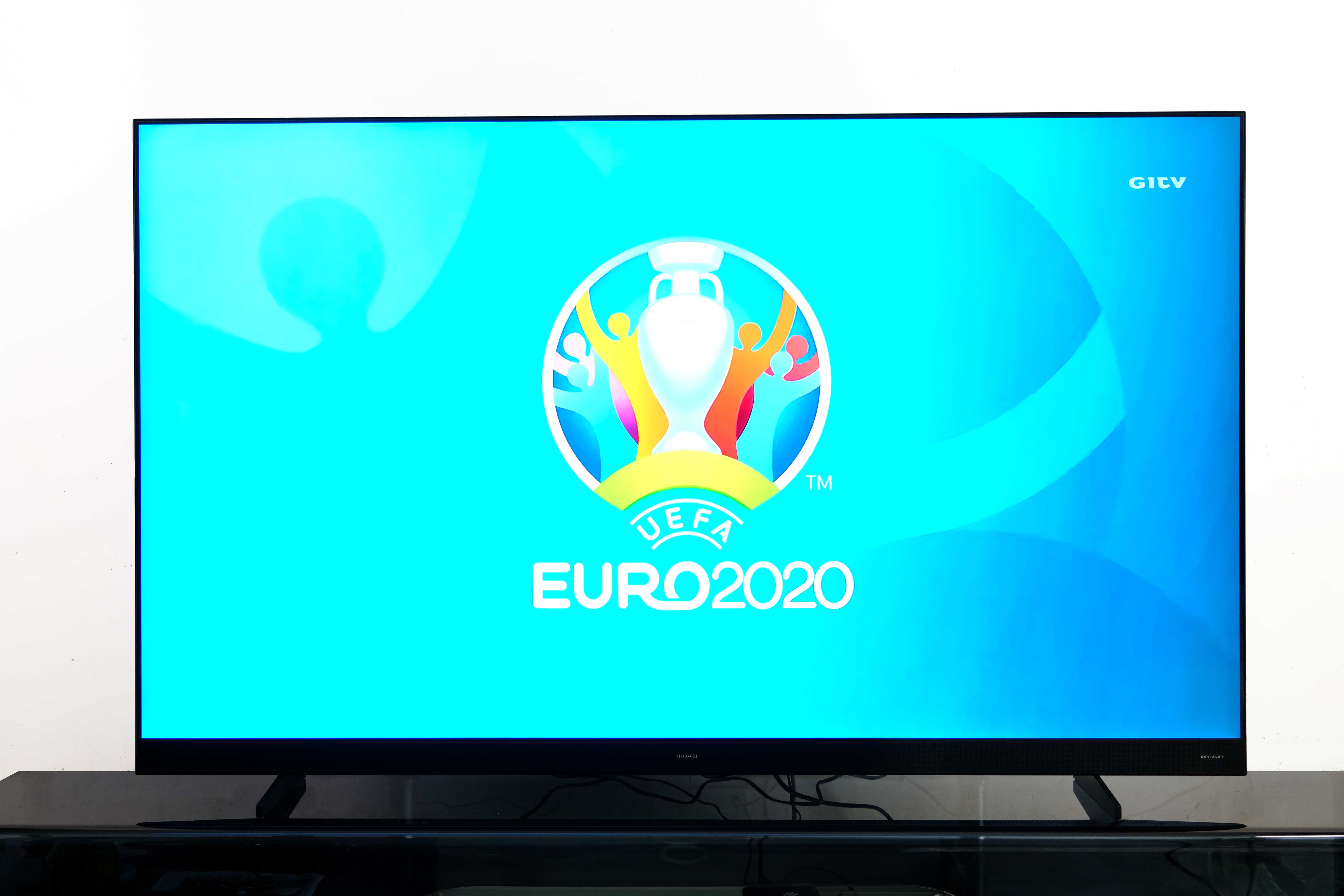 华为智慧屏v65二代能语音唤醒吗,华为智慧屏v系列看欧洲杯