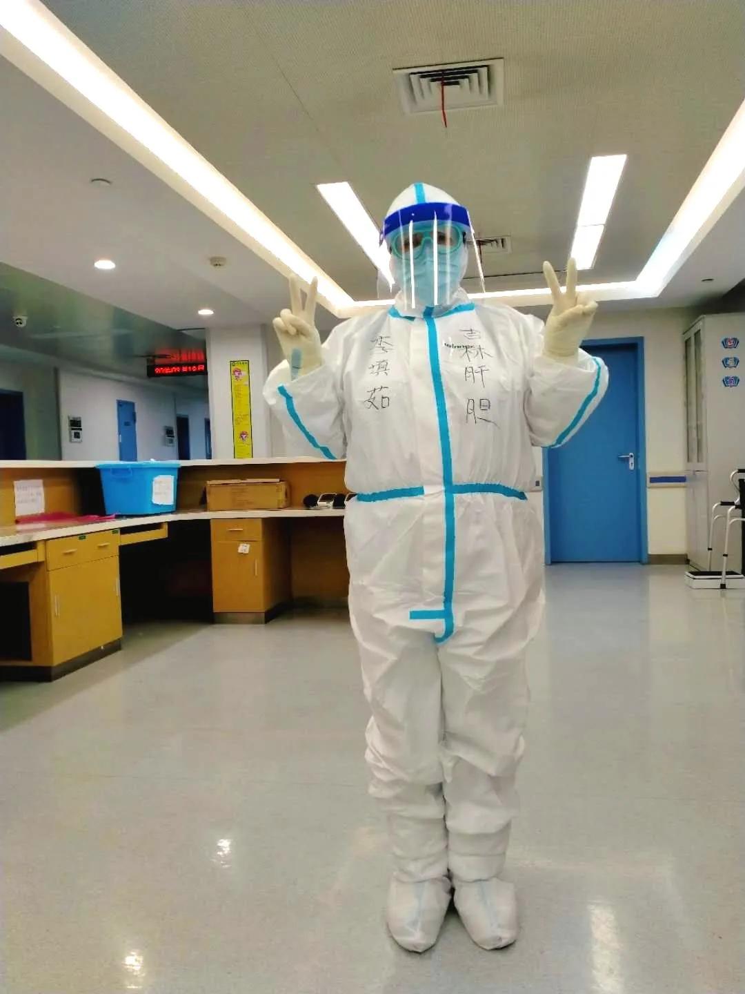 致敬2020每一个逆行的背影,回顾2019年消防员最美逆行背影