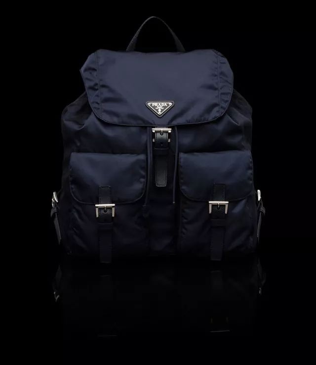 prada普拉达300元,prada旗下鞋子