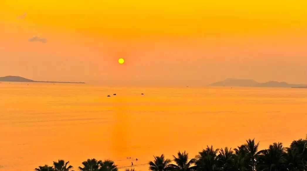 你好，我叫三亚，这是我的新版简历，请查收