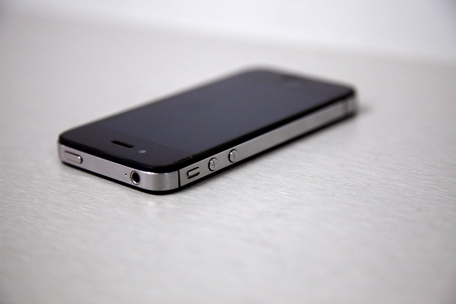 8年后重新回到原点,乔布斯最后的经典iphone4s