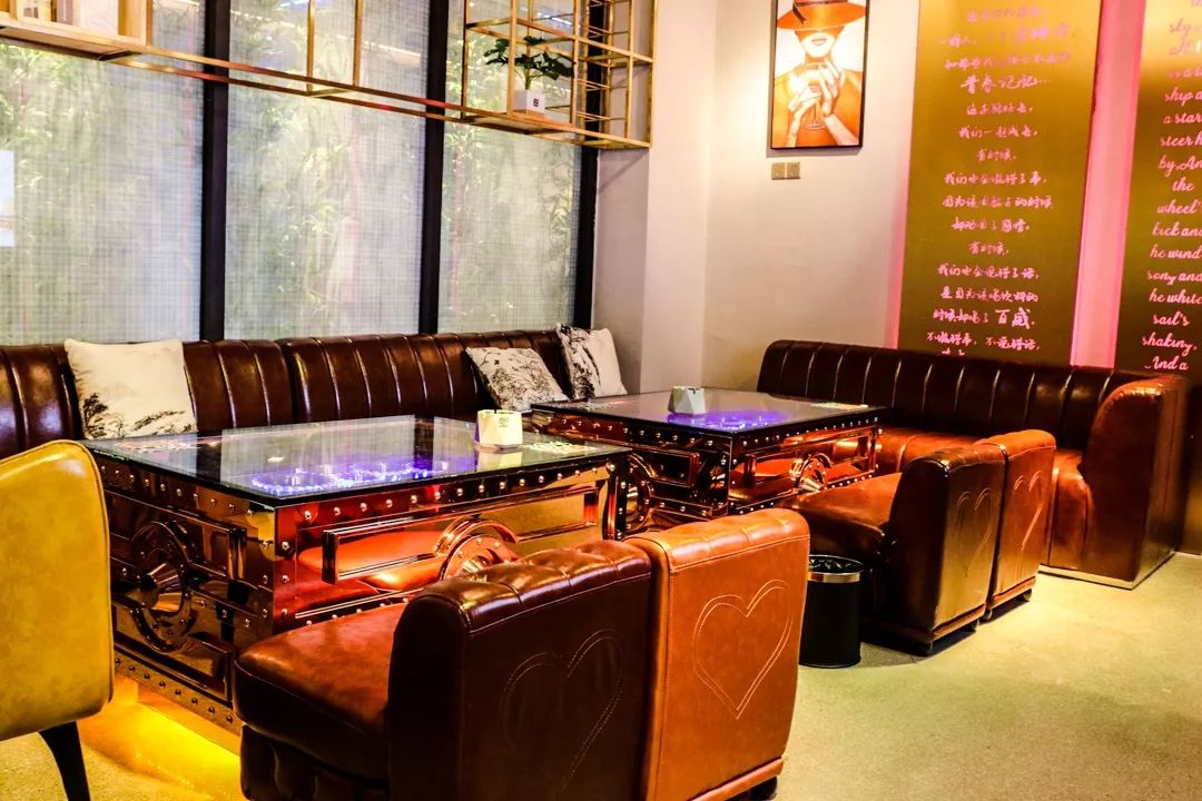 清远地标级KTV，坐拥网红时光隧道，还把热带雨林搬了过来