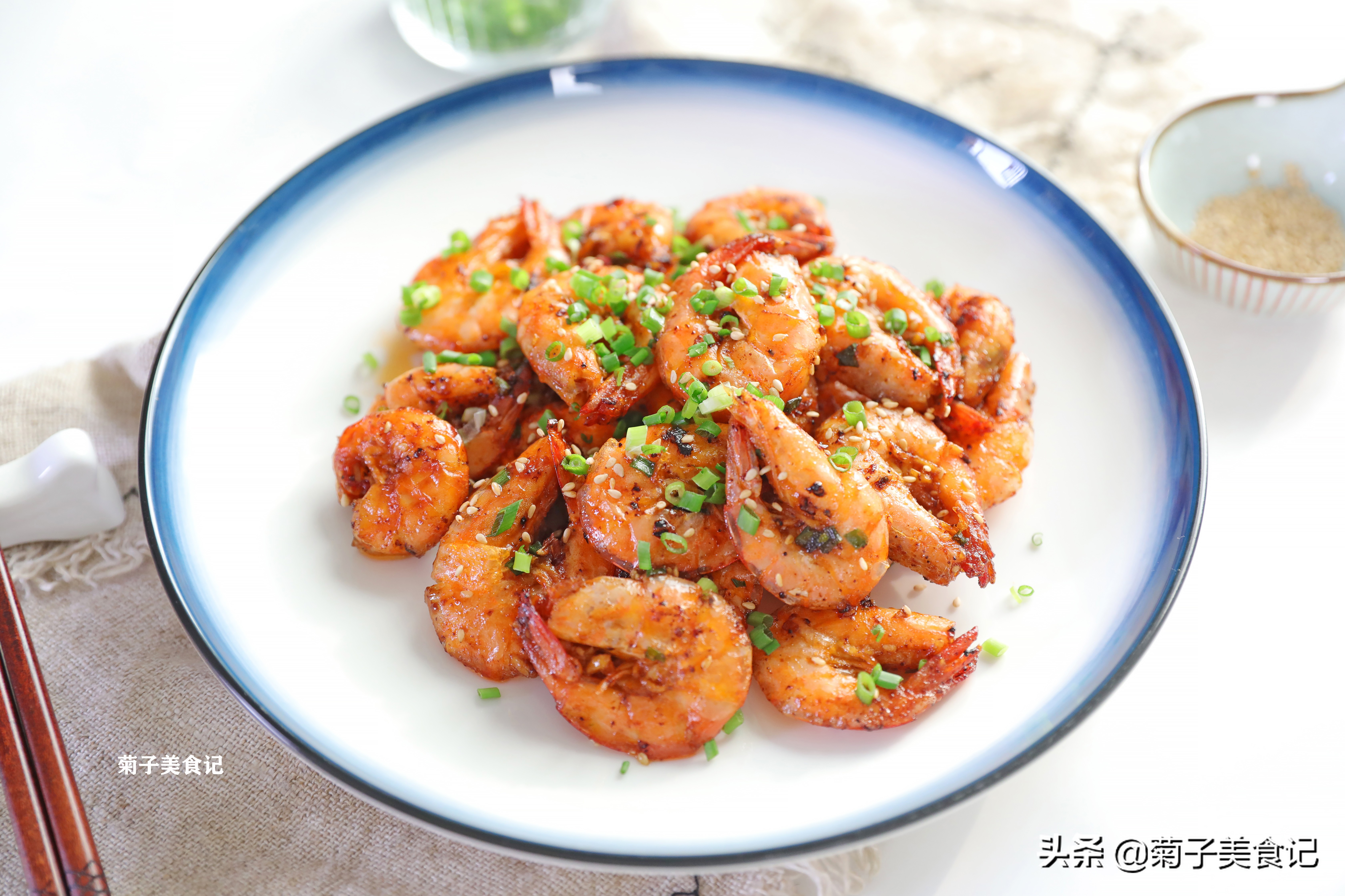 正宗油焖大虾家庭版做法简单美味,家庭版油焖大虾简单美味一看就会