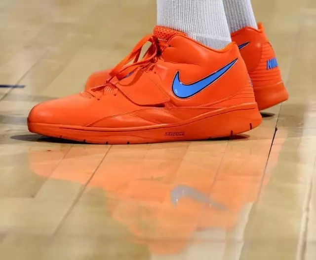 杜兰特受伤的脚为什么那么瘦,杜兰特的脚大了一些