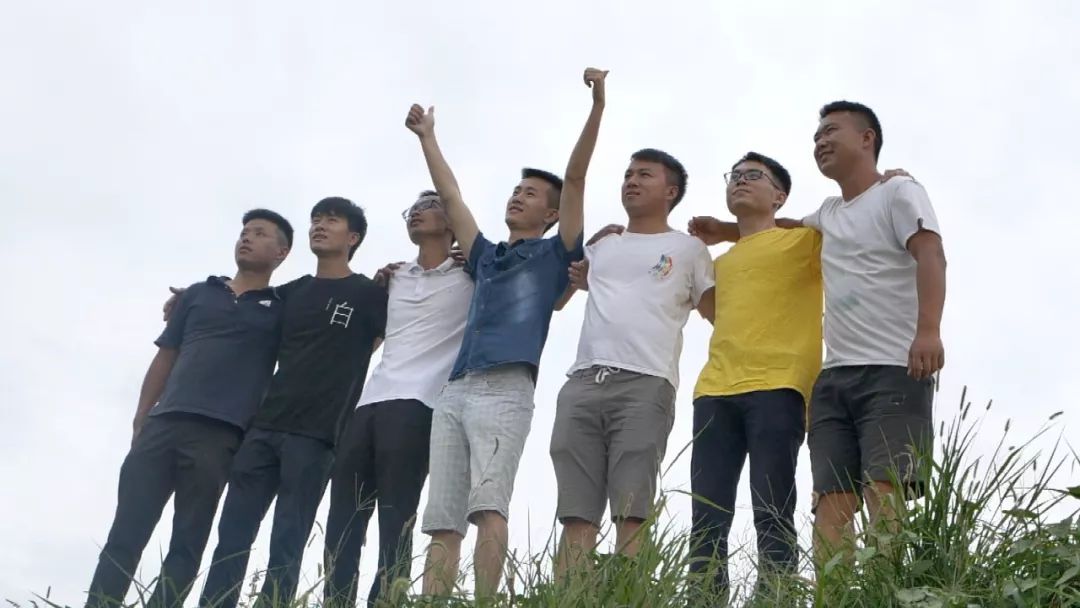 90后小伙养殖青蛙,农村创业致富养蛙